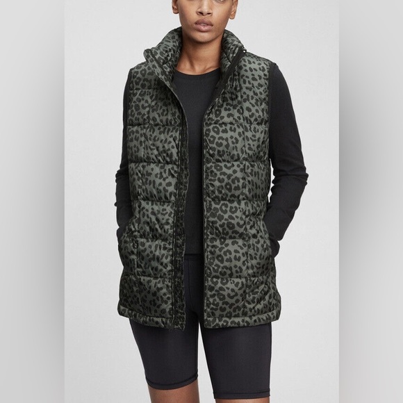 GAP Jackets & Blazers - GAP - 100% Recycled Puffer Vest
